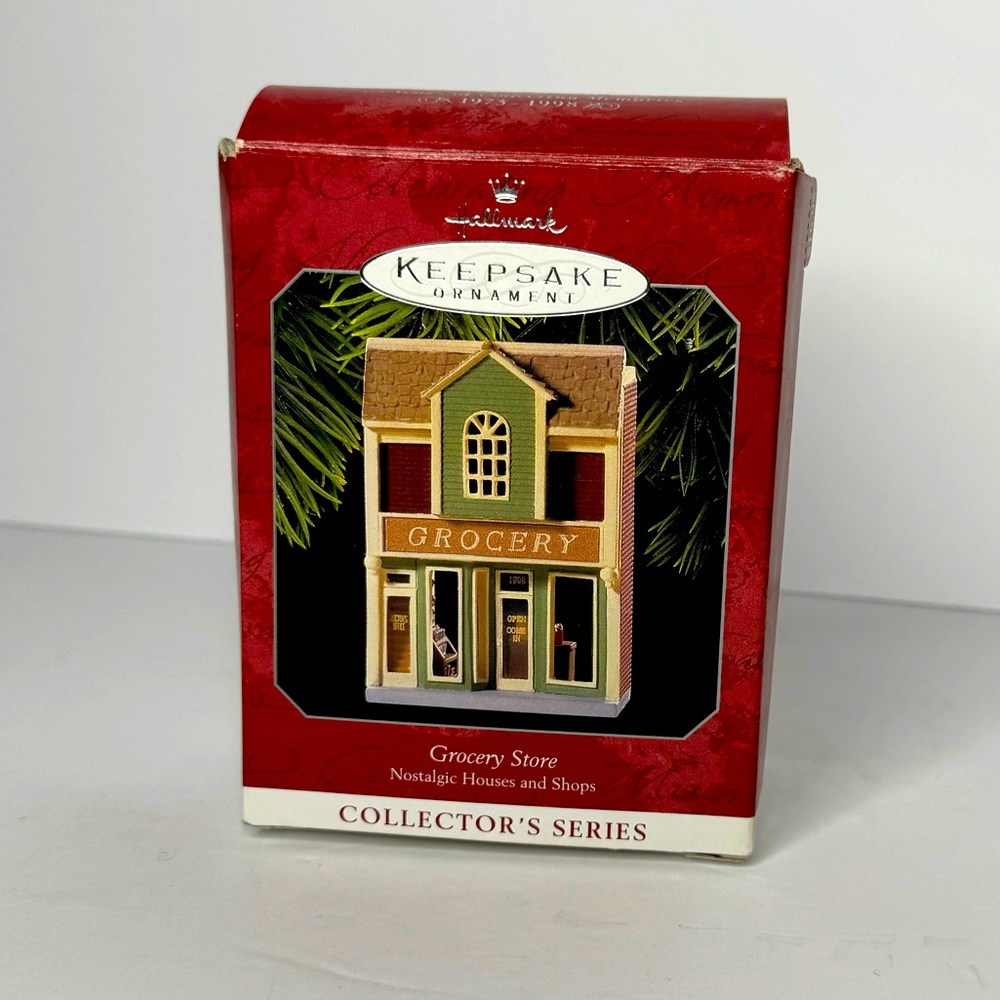 Hallmark Keepsake Ornament 1998‎ Nostalgic Houses and Shops Grocery Store